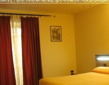 Duomo Apartments Napoli Phòng bức ảnh